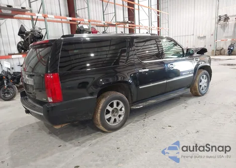 2007 Cadillac Escalade Esv Standard z USA, uszkodzony, nr VIN 1GYFK66867R262853